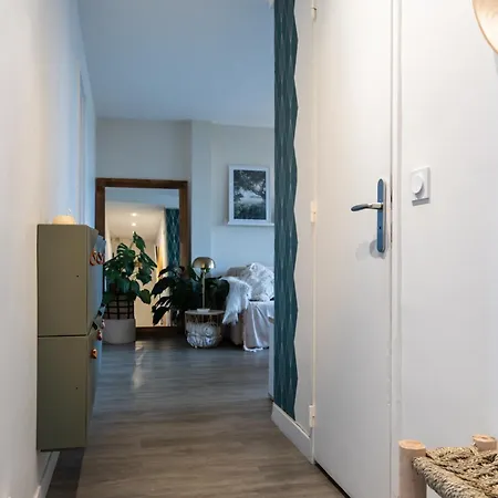 Air Conditioned, Inviting And Sunlit Appartement- Near Paris - Free Parking Apartment L'Hay-les-Roses
