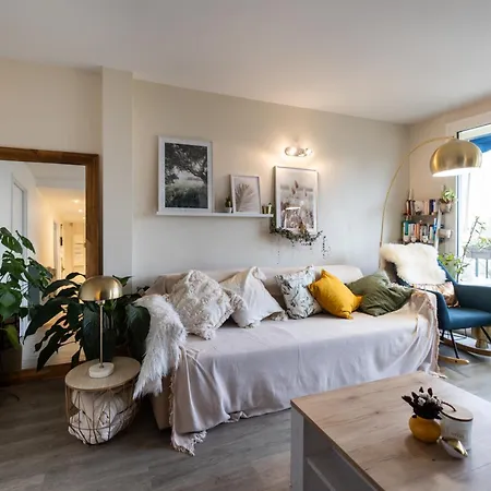 Air Conditioned, Inviting And Sunlit Appartement- Near Paris - Free Parking Appartement