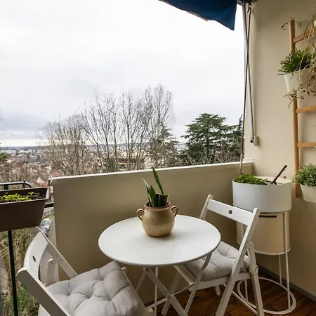 Air Conditioned, Inviting And Sunlit Appartement- Near Paris - Free Parking *
