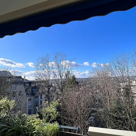 Air Conditioned, Inviting And Sunlit Appartement- Near Paris - Free Parking Apartment